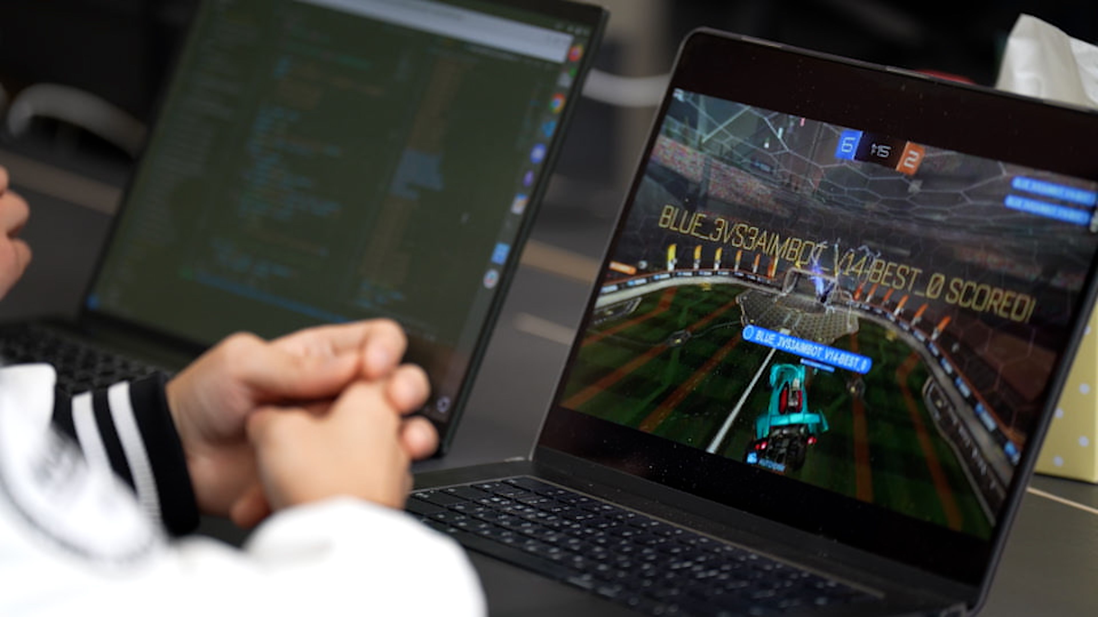 카이스트 AI 동아리 Vlab이 엘리스클라우드 GPU 인프라를 활용해 AI 모델을 훈련하는 모습